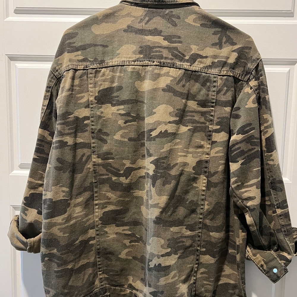 Camo distressed denim jacket from Lucky & Blessed - Picture 4 of 4